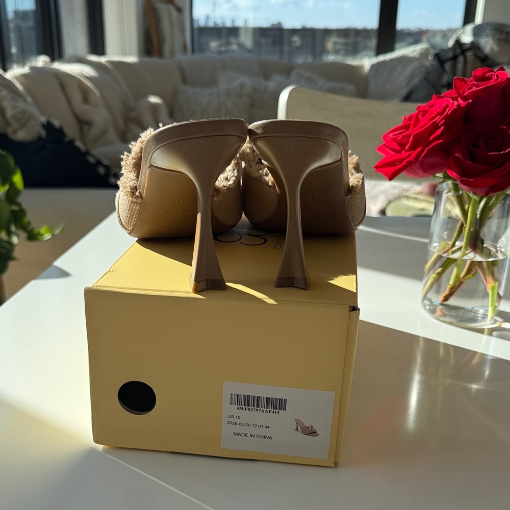Elegant Brown Women's Mules with Gold Chain - Picture 11 of 12